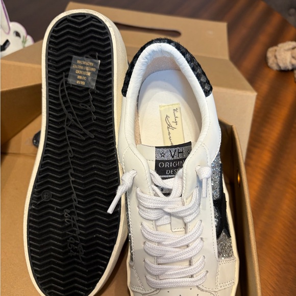 Vintage Havana Silver Glitter and Black Star Sneakers - Picture 2 of 8